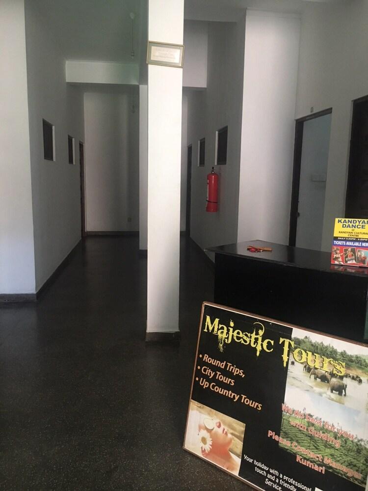 Majestic Tourist Hotel Kandy Eksteriør bilde