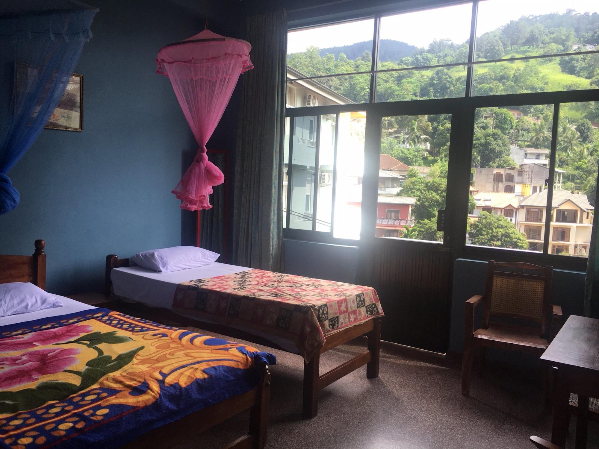 Majestic Tourist Hotel Kandy Eksteriør bilde