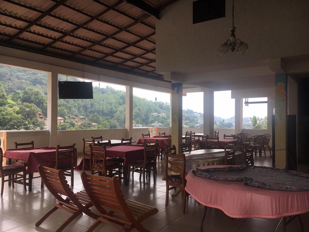 Majestic Tourist Hotel Kandy Eksteriør bilde