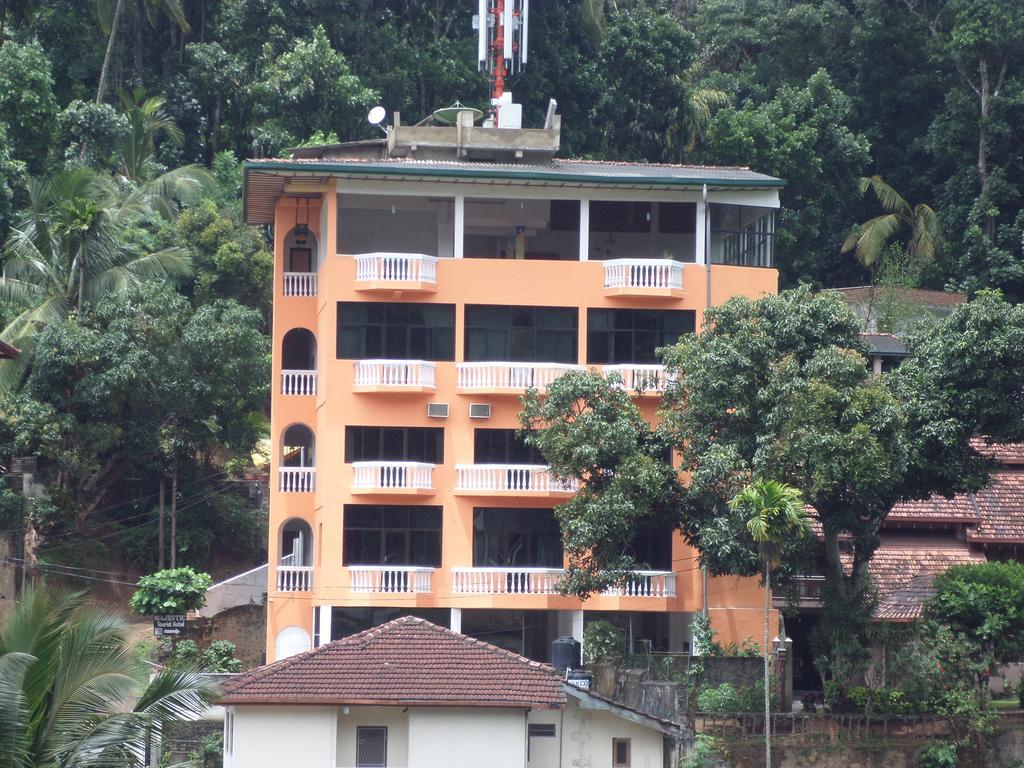 Majestic Tourist Hotel Kandy Eksteriør bilde