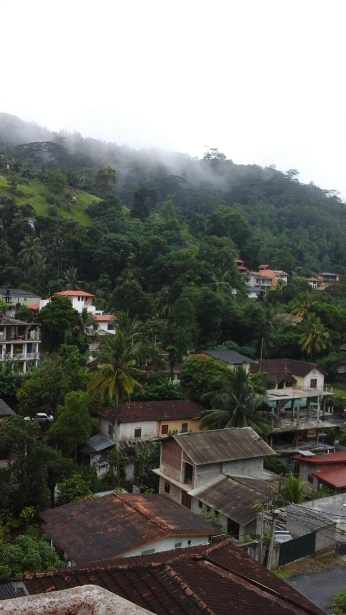 Majestic Tourist Hotel Kandy Eksteriør bilde