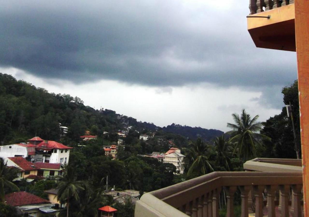 Majestic Tourist Hotel Kandy Eksteriør bilde