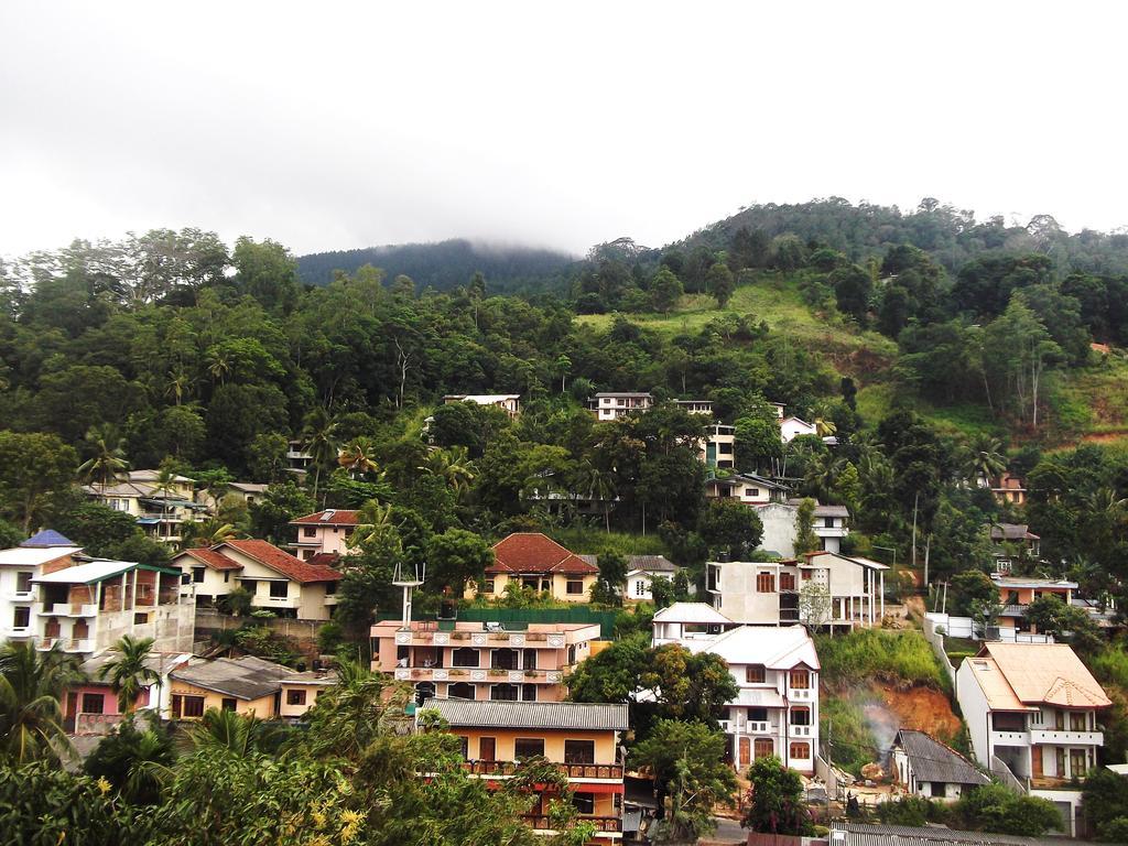 Majestic Tourist Hotel Kandy Eksteriør bilde