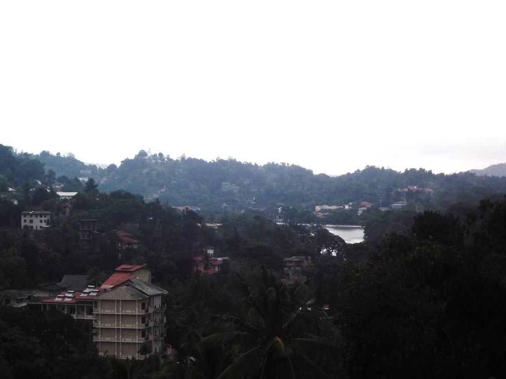 Majestic Tourist Hotel Kandy Eksteriør bilde