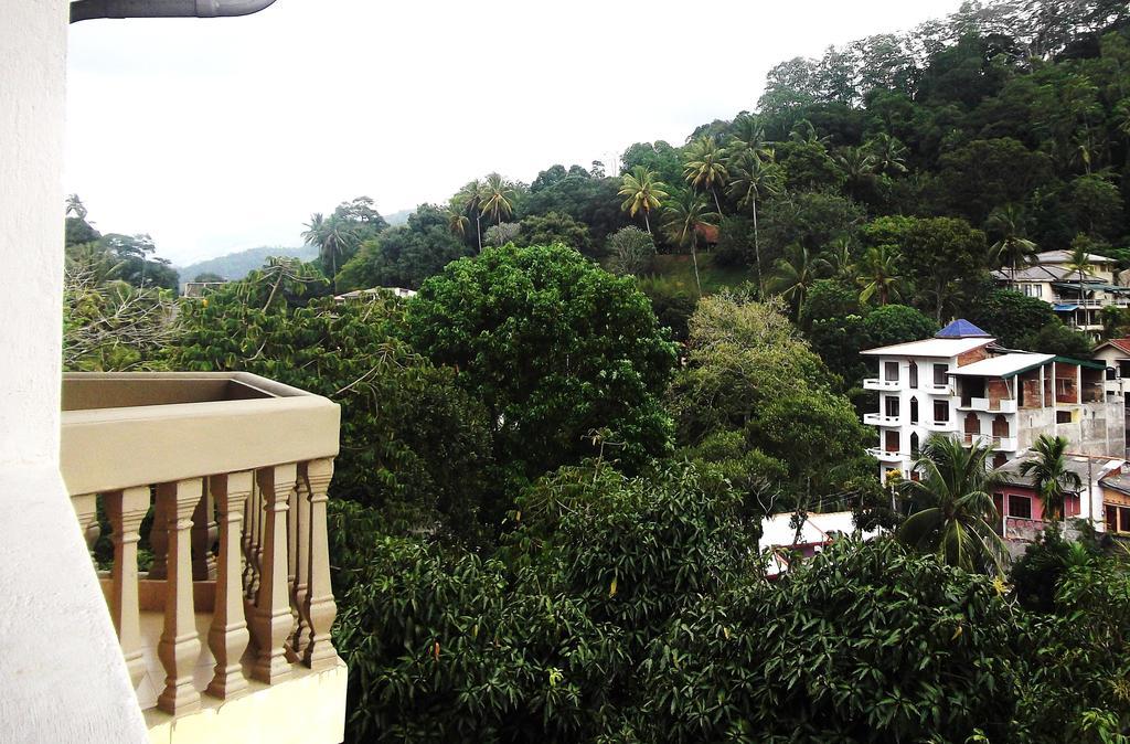Majestic Tourist Hotel Kandy Eksteriør bilde
